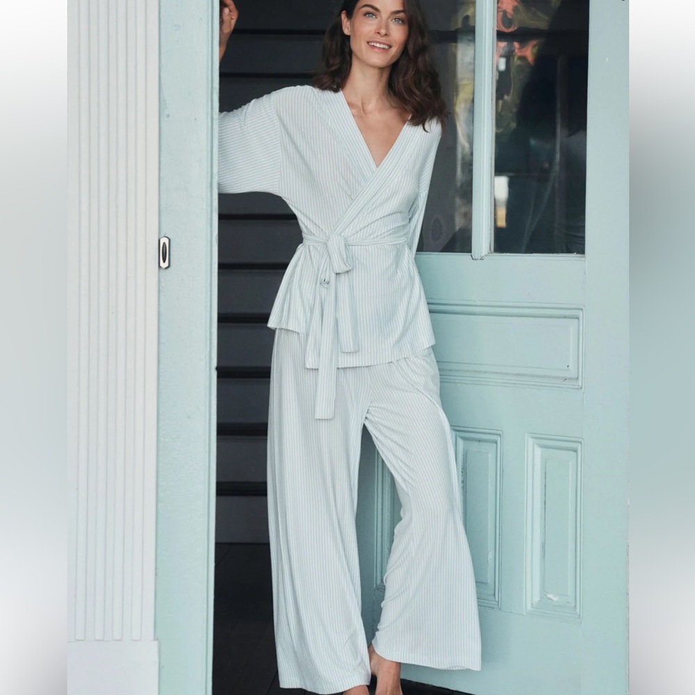 Red & White Striped Women's Pajama Set - Brand Unspecified - Picture 11 of 12